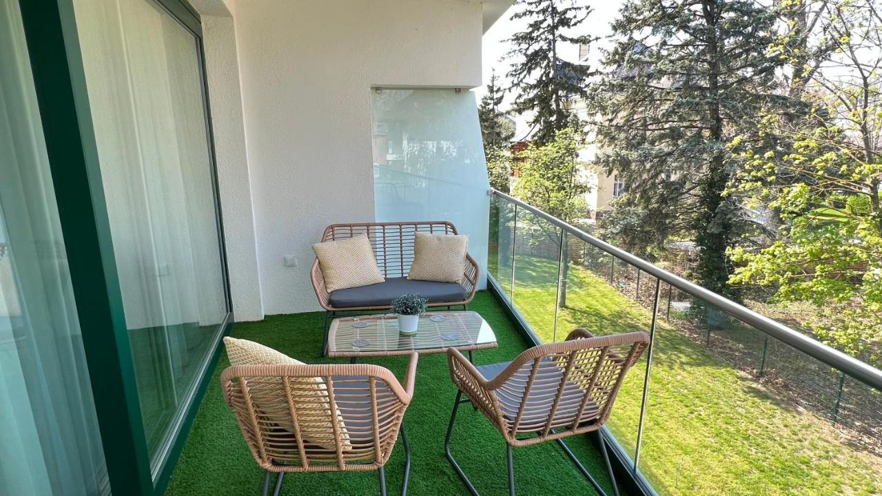 Villa Bauhaus Wellness Apartman 202 Шіофок Екстер'єр фото
