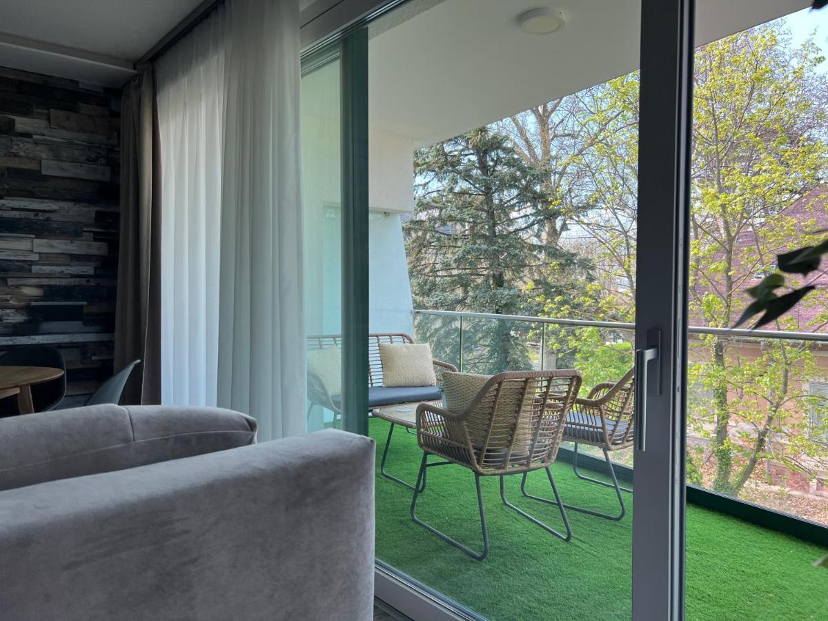 Villa Bauhaus Wellness Apartman 202 Шіофок Екстер'єр фото